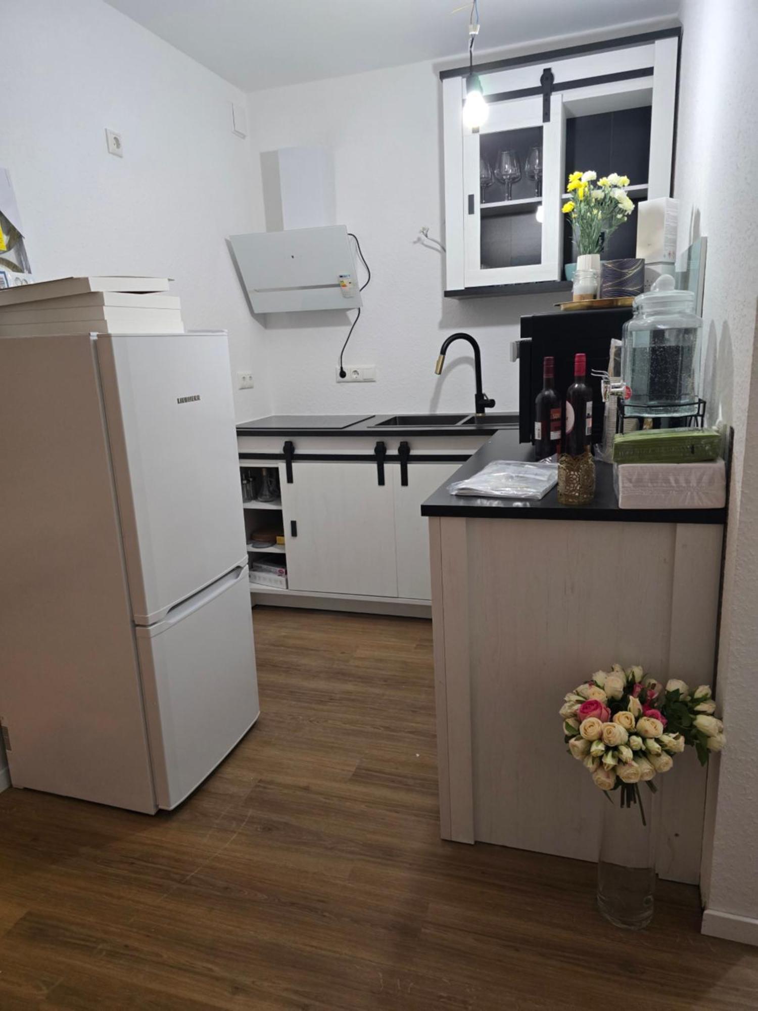 Stilvolle Neubauwohnung Mit Balkon&wlan