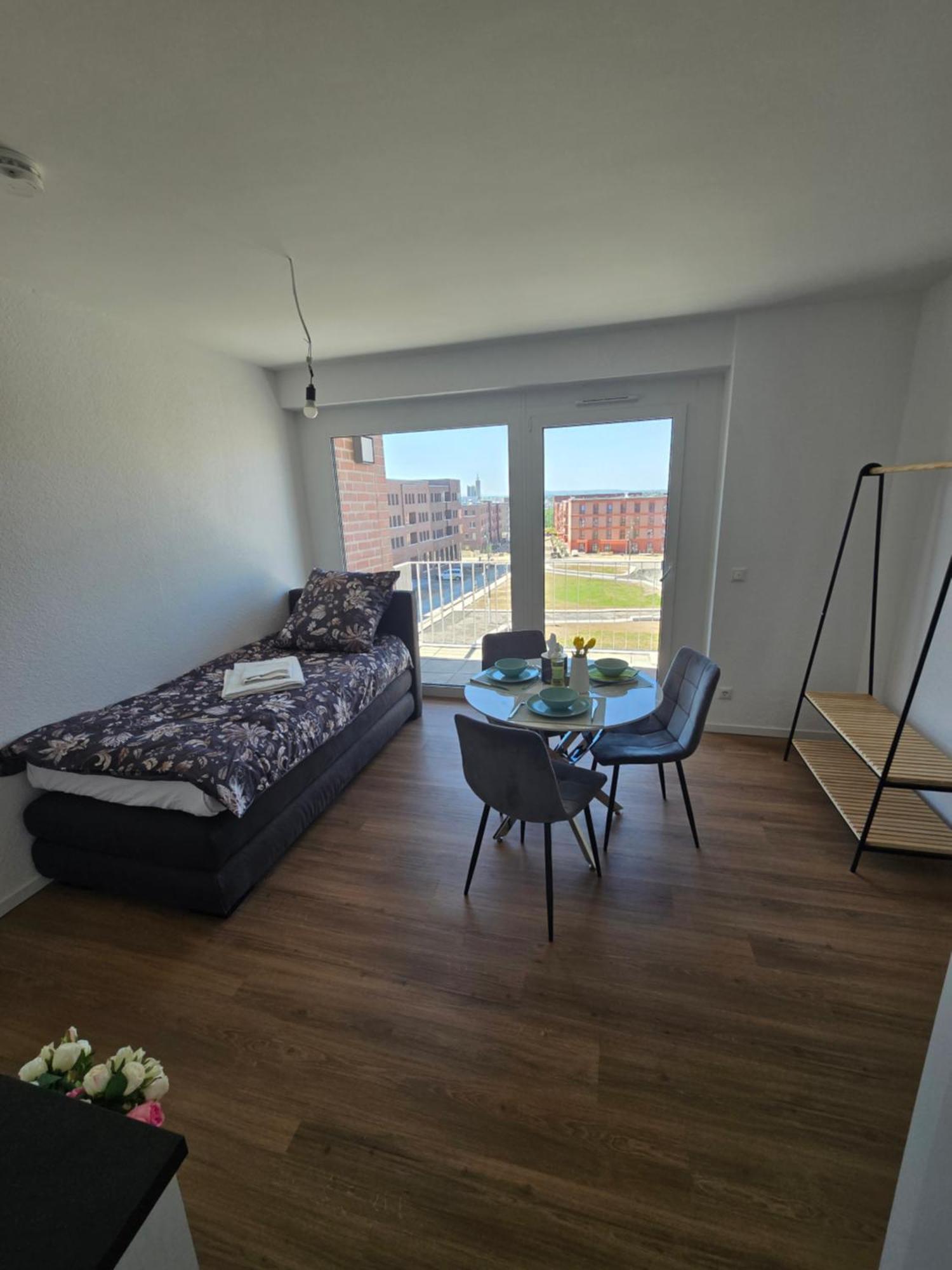 Apartment Stilvolle Neubauwohnung Mit Balkon&wlan *