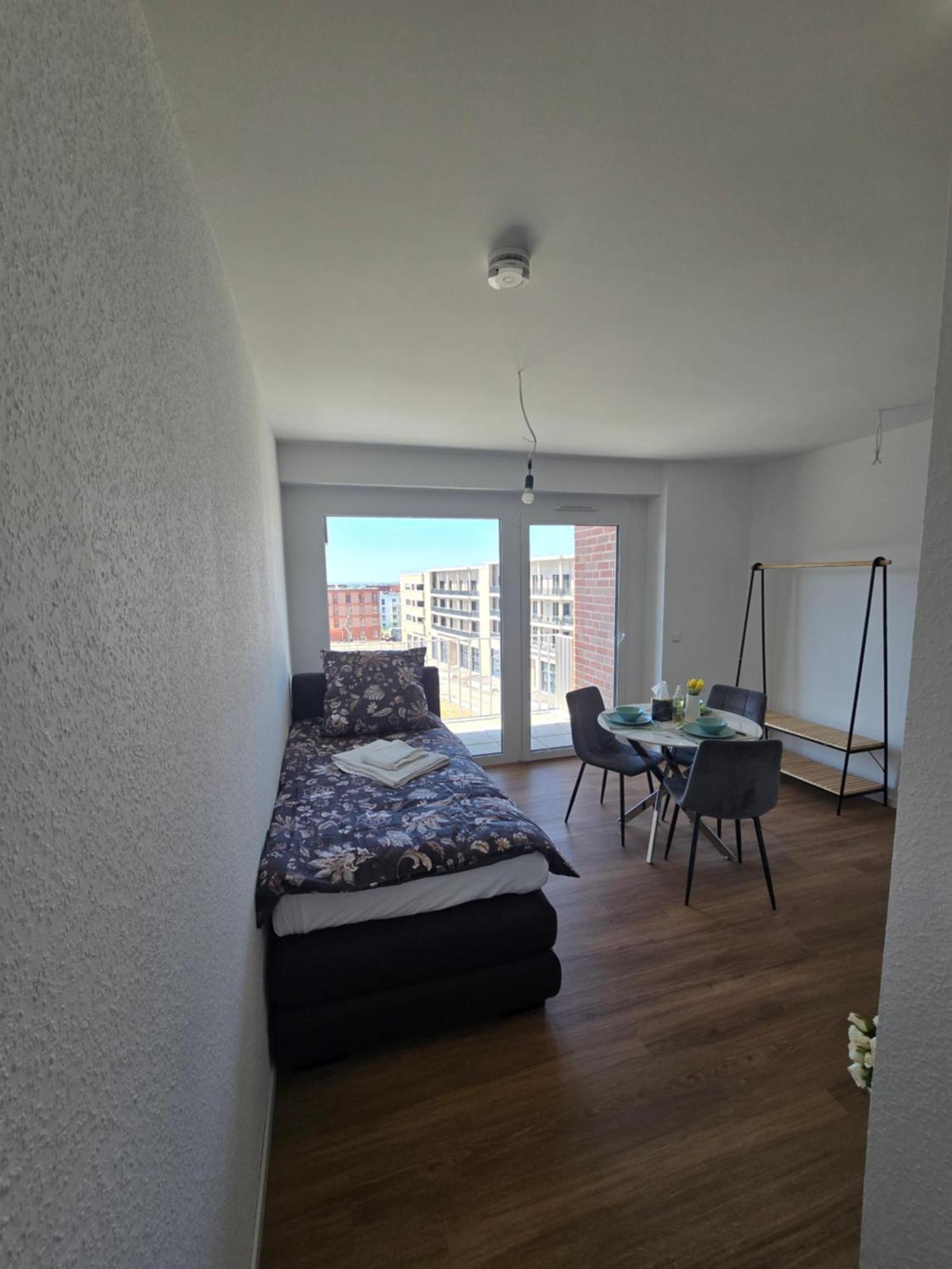 Stilvolle Neubauwohnung Mit Balkon&wlan Apartment